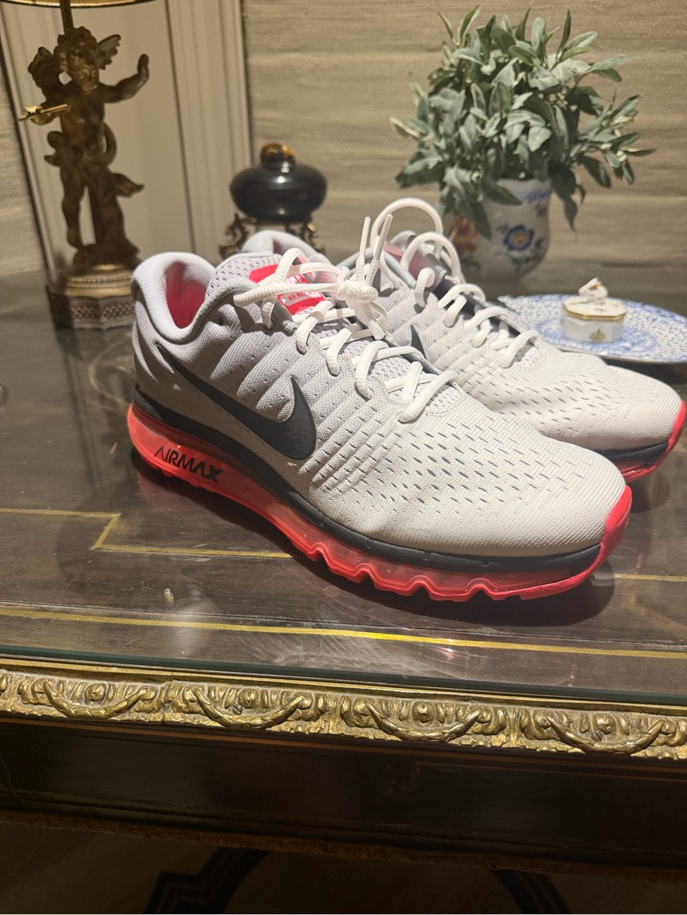 Nike men’s airmax Rare color combo.